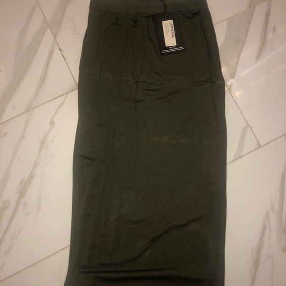 Basic khaki midi skirt - Picture 2 of 3